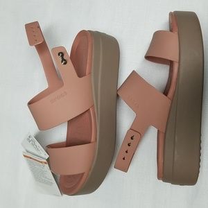 Women's crocs size 8w